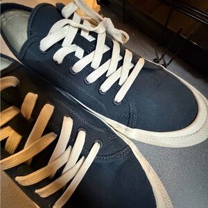 Sea yees brand Men's Navy Canvas Sneakers